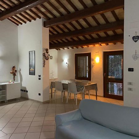 Casa Di Adele Apartment เคียราวาลเล ภายนอก รูปภาพ