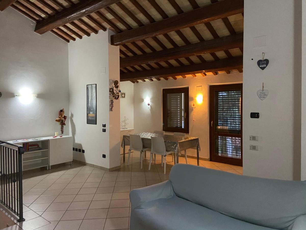 Casa Di Adele Apartment เคียราวาลเล ภายนอก รูปภาพ